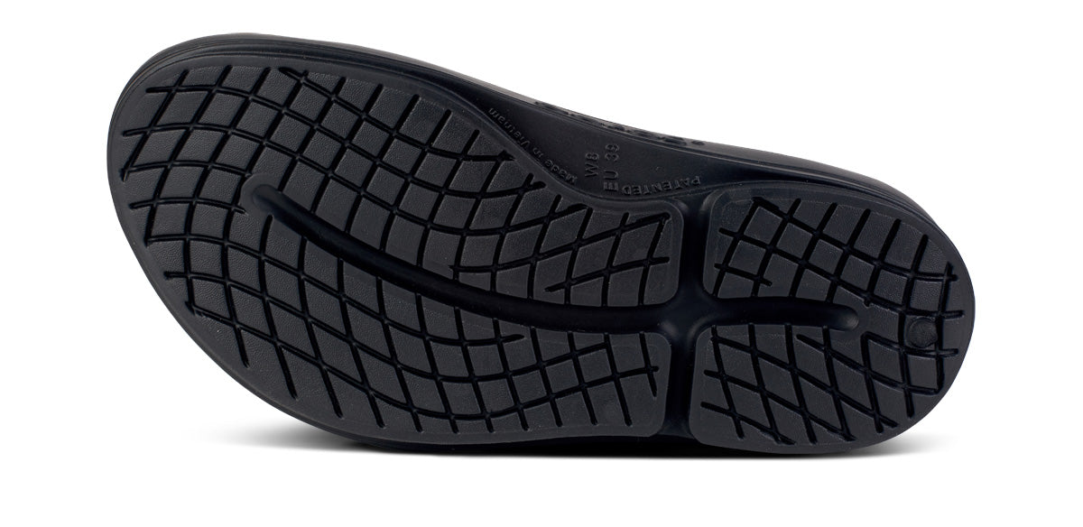 Women's OOmega OOahh Sandal - Black - Image 10