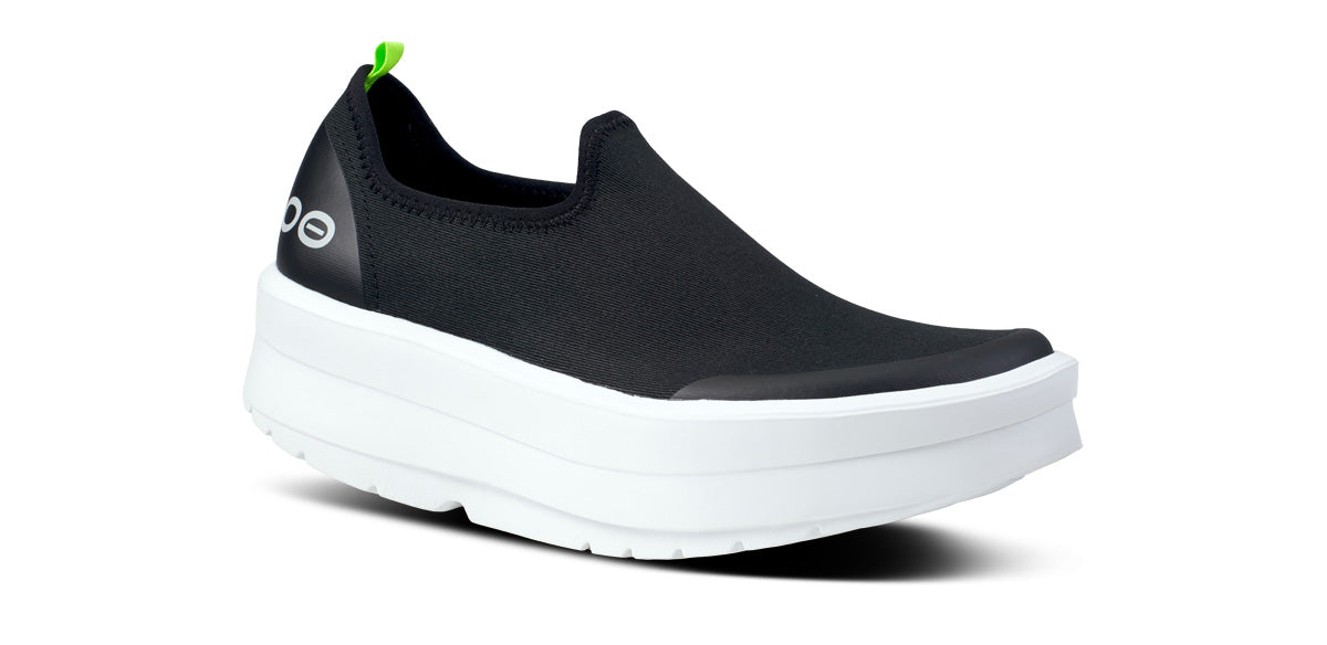 Women's OOmega eeZee Low Shoe - White Black (FINAL SALE)