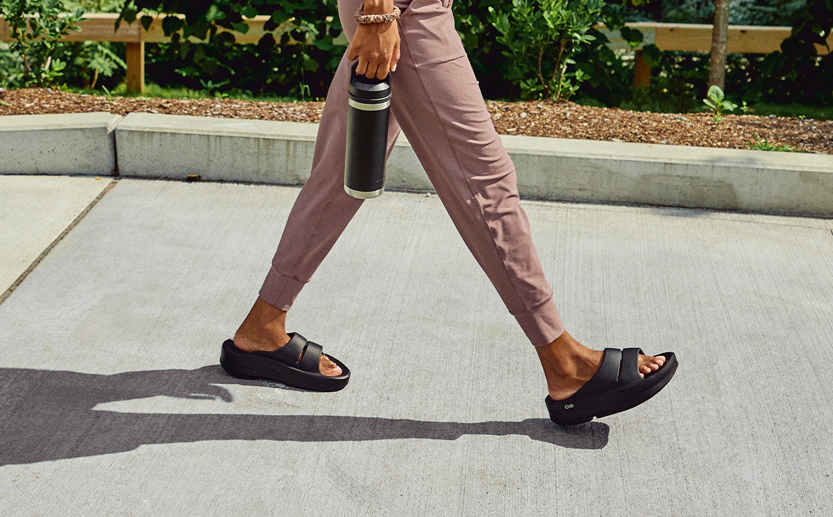 Women's OOmega OOahh Sandal - Black - Image 4