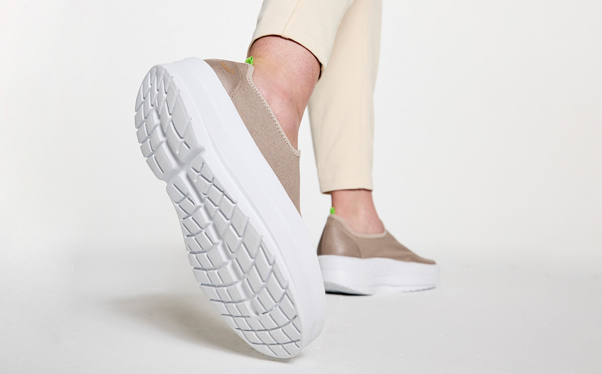 Women's OOmega eeZee Low Shoe - Nomad (FINAL SALE) - Image 5