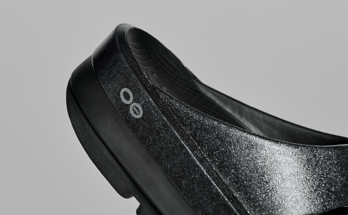 Women's OOmega OOahh Stacked Sandal - Black Sparkle - Image 5