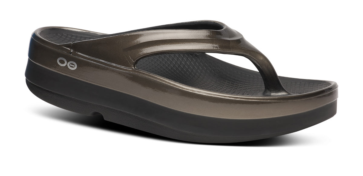 Women's OOmega OOlala Stacked Sandal - Titanium Mirror