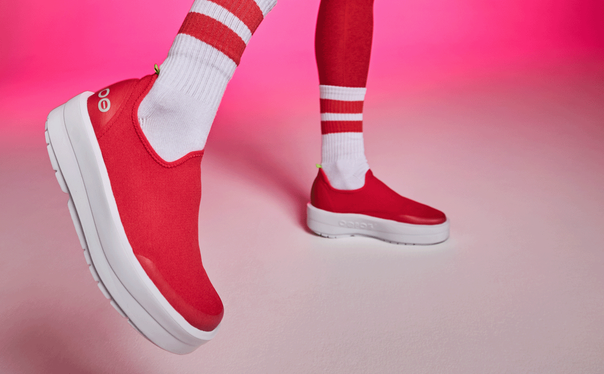 Women's OOmega eeZee Low Shoe - Neon Berry (FINAL SALE) - Image 3